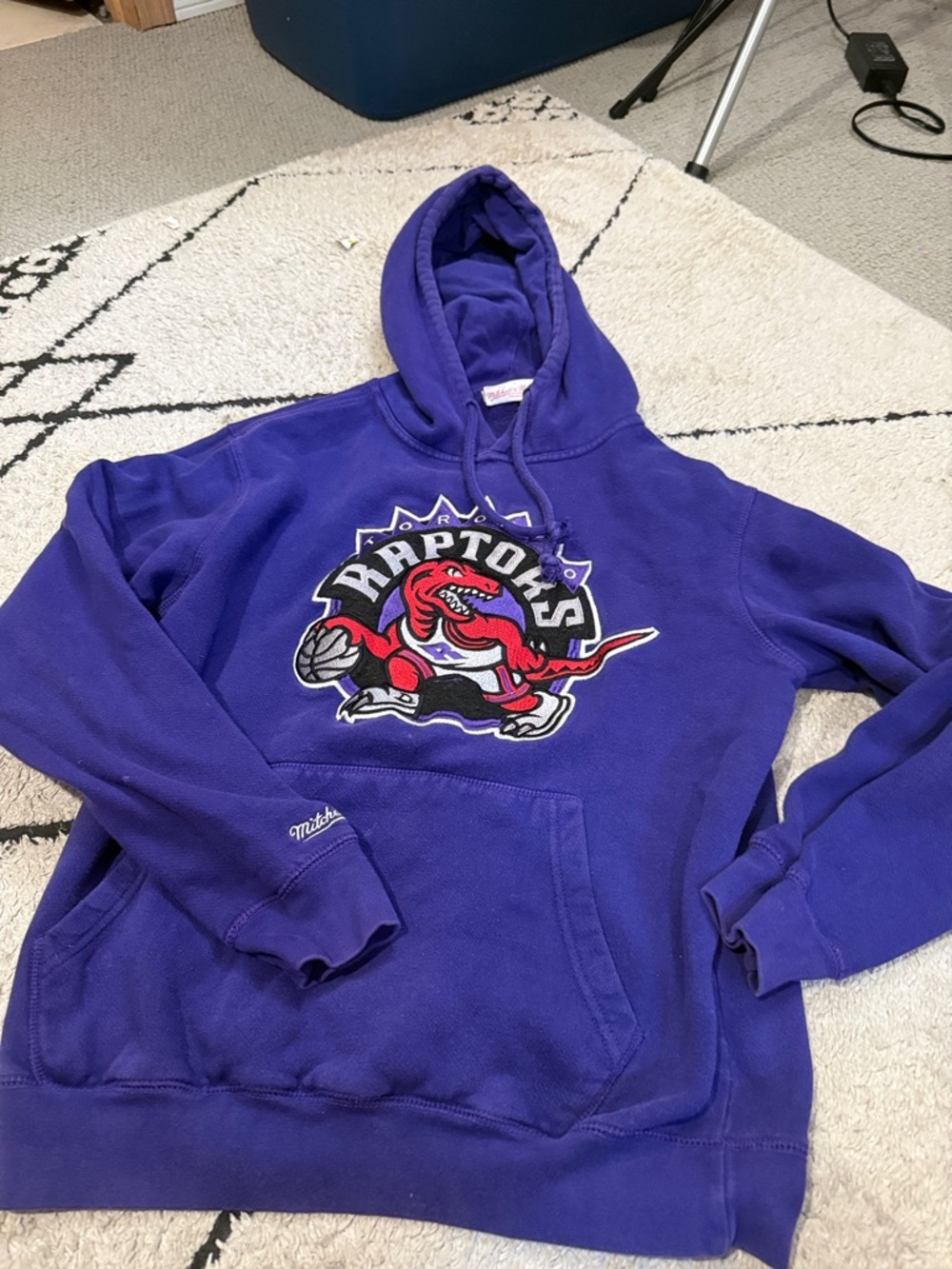 Mitchell & Ness Toronto Raptors Purple Hoodie with Red Logo - Picture 2 of 3